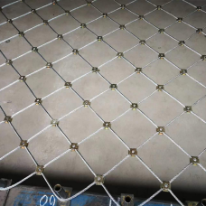 Сетка нержавеющая тросовая со скобочным креплением и ромбической ячейкой Н1 7х7 AISI 304 25х43х1 мм